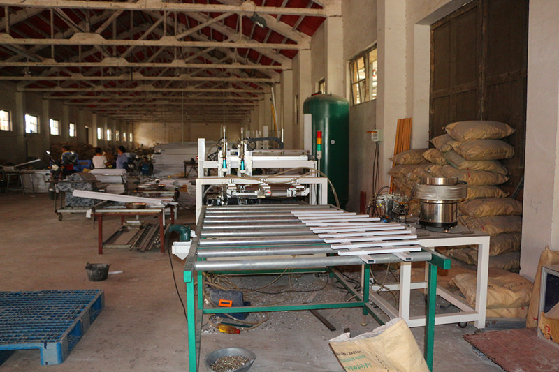 全自動草坪護欄打片機