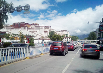 拉薩布達拉宮交通隔離護欄