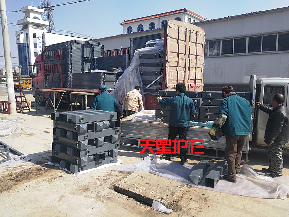 天星護欄道路工程案例